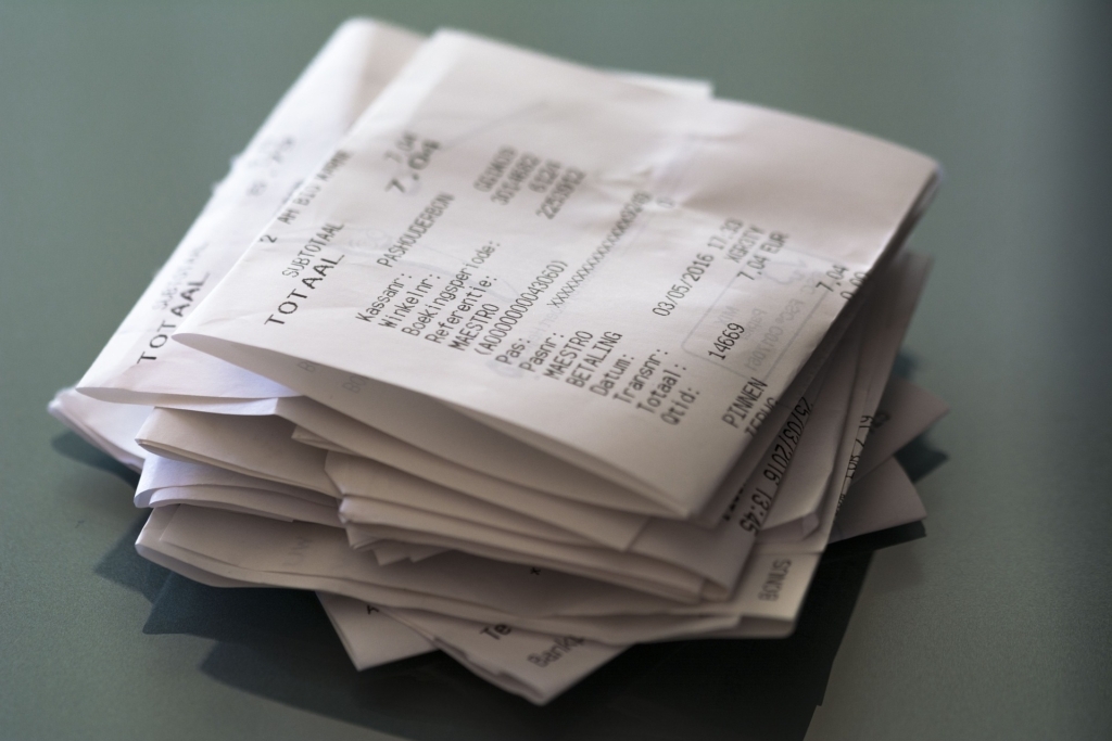 Kā ērtāk tikt galā ar papīra čekiem?