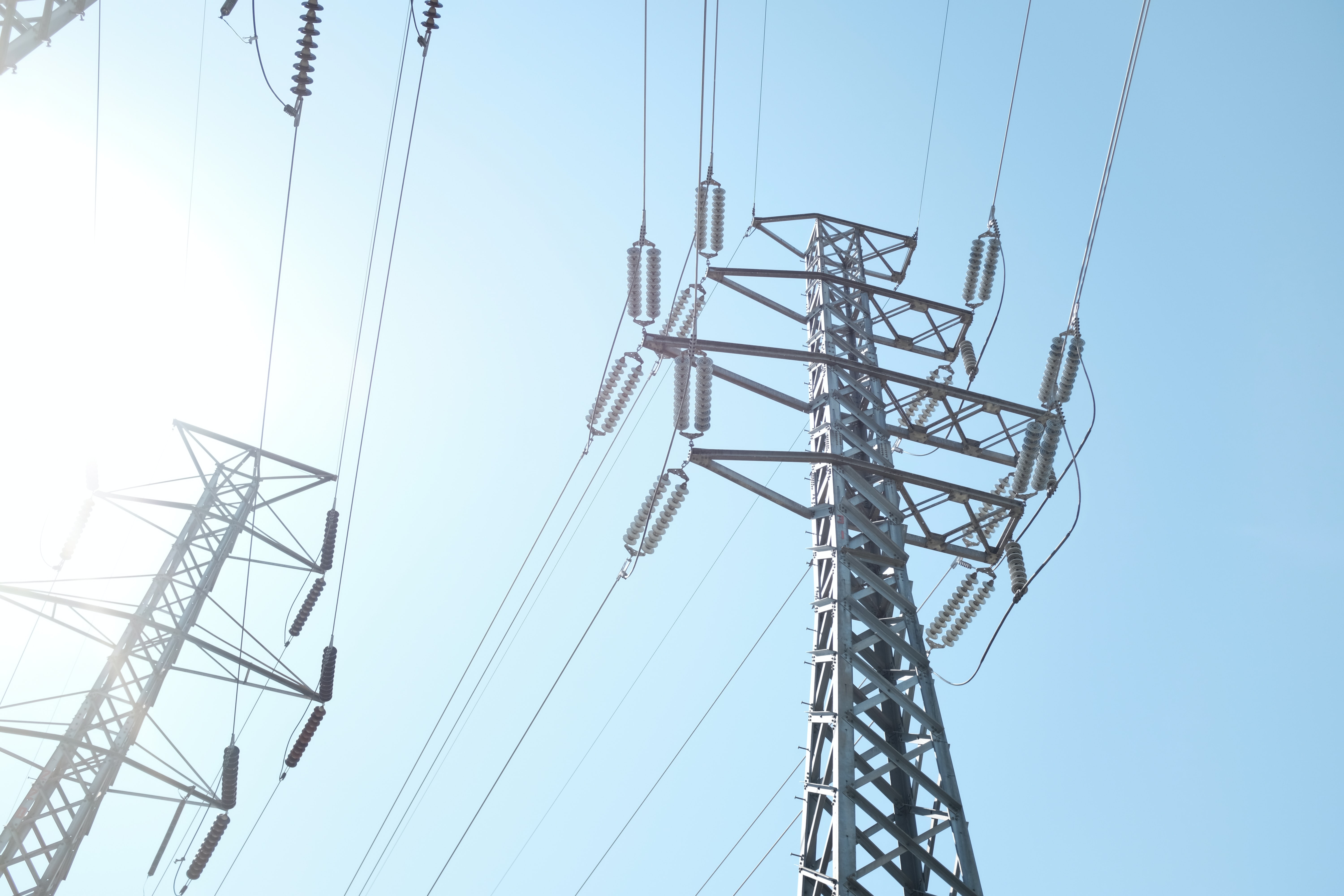 Uzņēmumiem kompensēs elektroenerģijas sistēmas pakalpojumu maksu 100% apmērā