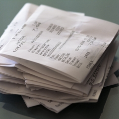 Kā ērtāk tikt galā ar papīra čekiem?
