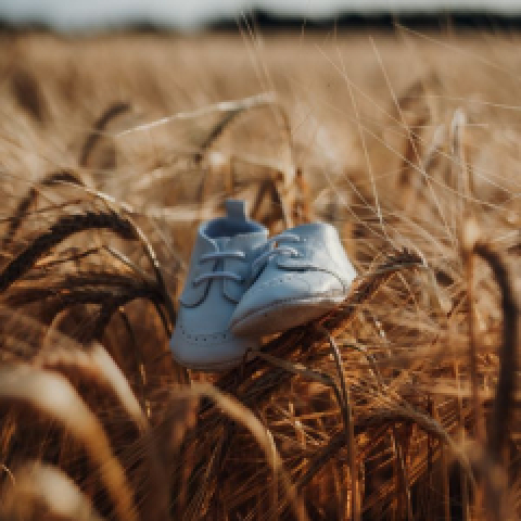 Как действовать, если у работницы перекрывается отпуск по уходу за ребенком?