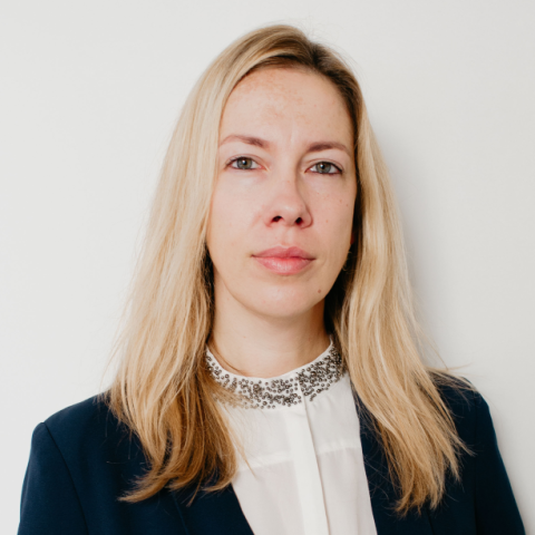 Dāvanas saņēmēja identifikācija izdevumu atzīšanai