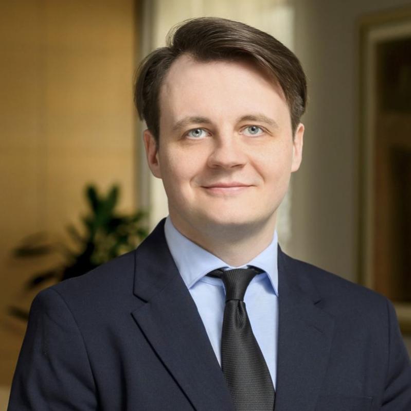 Арнольд Миканс